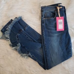 💜 NWT C&V Cropped Jeans